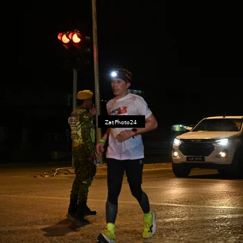 Runner Photo 7671690