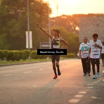 Runner Photo 7671693