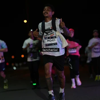 Runner Photo 7671696
