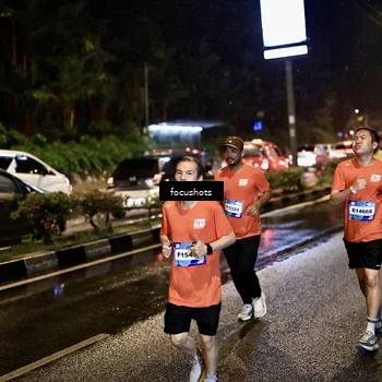Runner Photo 7671708