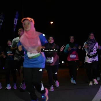 Runner Photo 7671721