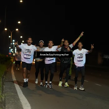 Runner Photo 7671726