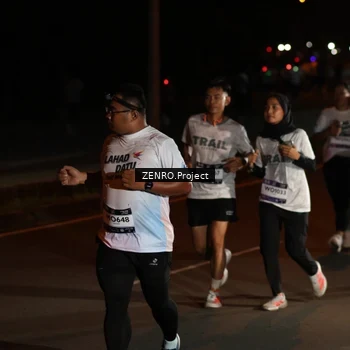 Runner Photo 7671732