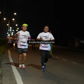 Runner Photo 7671749