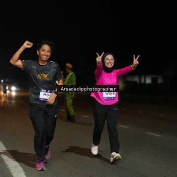 Runner Photo 7671757