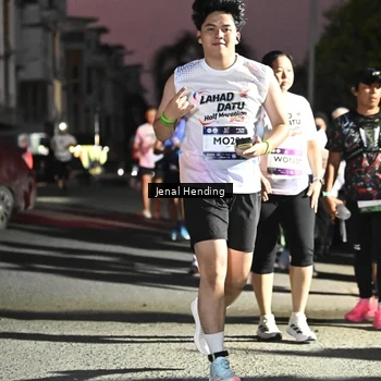 Runner Photo 7671804