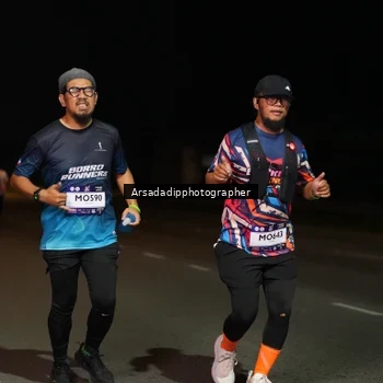 Runner Photo 7671838