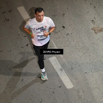 Runner Photo 7671862