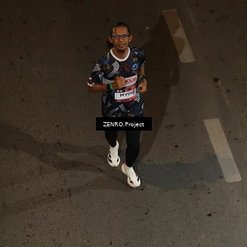 Runner Photo 7671879