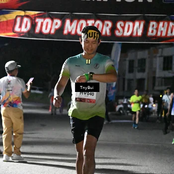 Runner Photo 7671880