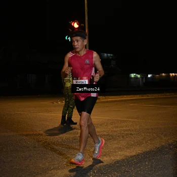 Runner Photo 7671882