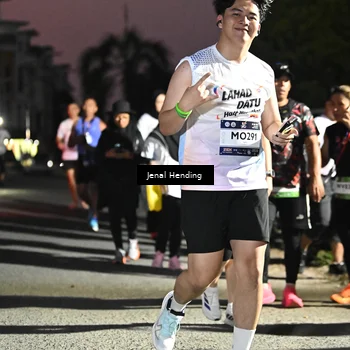 Runner Photo 7671920