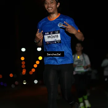 Runner Photo 7671988
