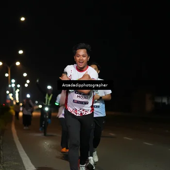 Runner Photo 7672075