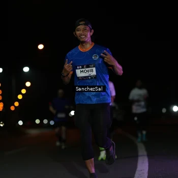 Runner Photo 7672153
