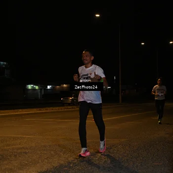 Runner Photo 7672300