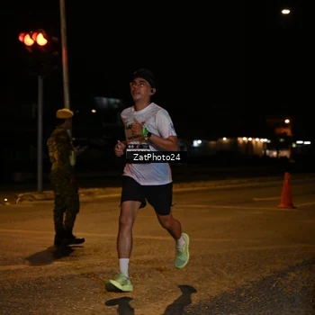 Runner Photo 7672338