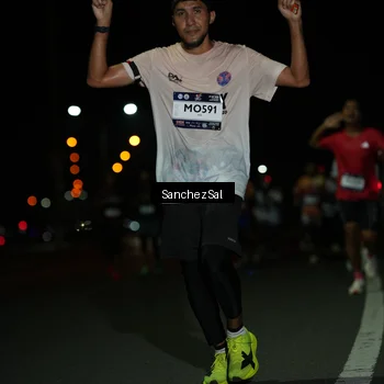 Runner Photo 7672464