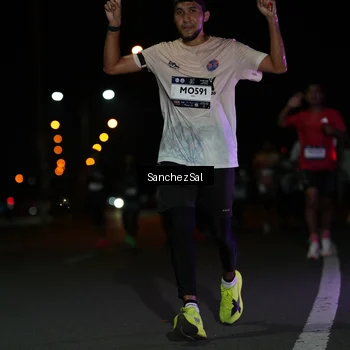 Runner Photo 7672465
