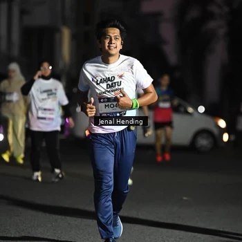 Runner Photo 7672545