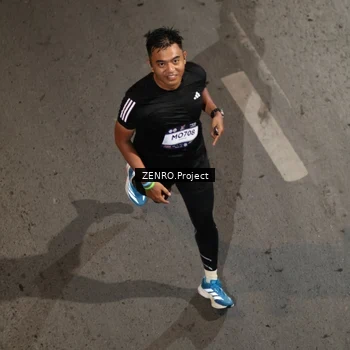 Runner Photo 7672592