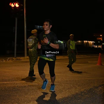 Runner Photo 7672613