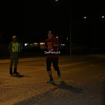 Runner Photo 7672740