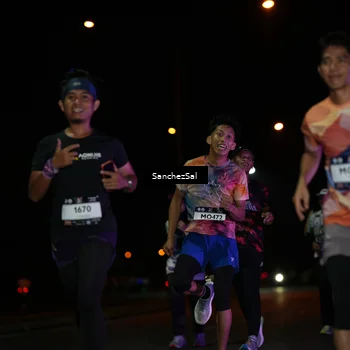 Runner Photo 7672750