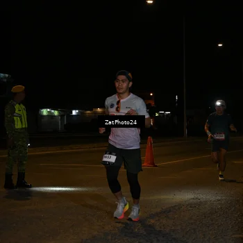 Runner Photo 7672876