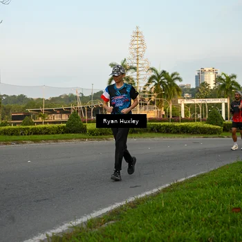 Runner Photo 7672880