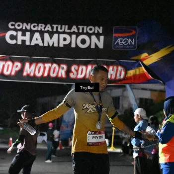 Runner Photo 7672958