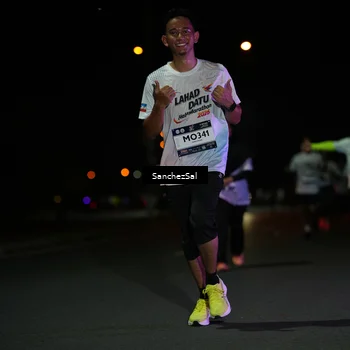 Runner Photo 7673001