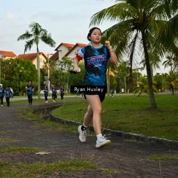 Runner Photo 7673010