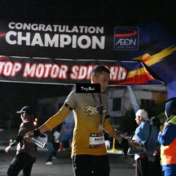 Runner Photo 7673061