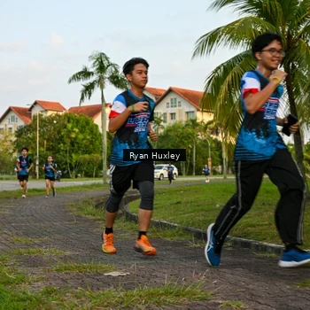 Runner Photo 7673068