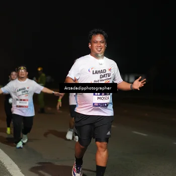 Runner Photo 7673076