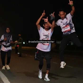 Runner Photo 7673100