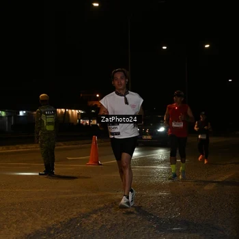 Runner Photo 7673162