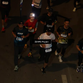 Runner Photo 7673172
