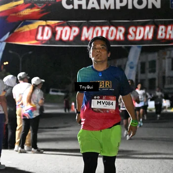 Runner Photo 7673208
