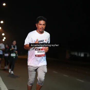 Runner Photo 7673410