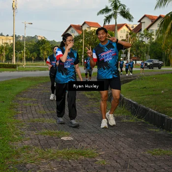 Runner Photo 7673420