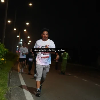Runner Photo 7673427