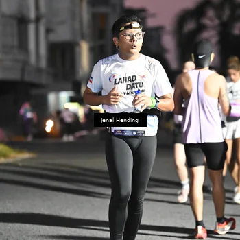 Runner Photo 7673468