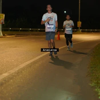 Runner Photo 7673470