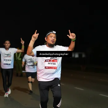 Runner Photo 7673494