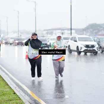 Runner Photo 7673530