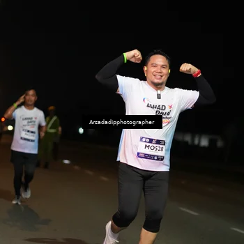 Runner Photo 7673558