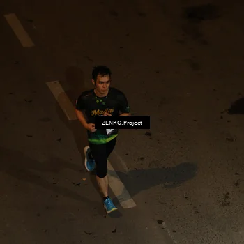 Runner Photo 7673562