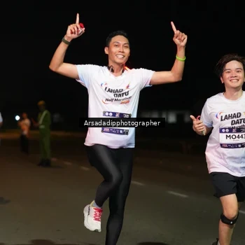 Runner Photo 7673576